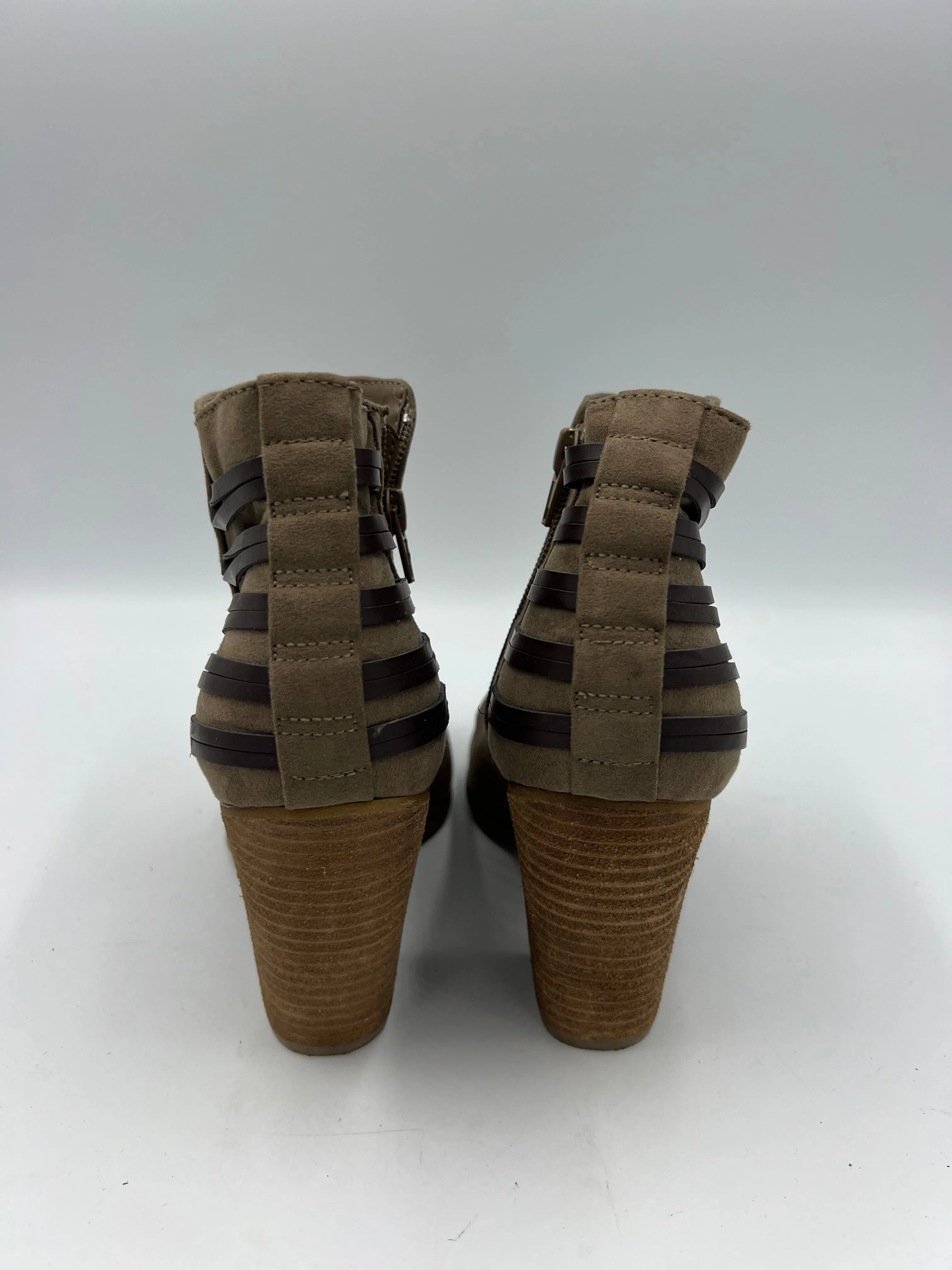 Boots By Carlos Santana In Brown, Size: 8.5